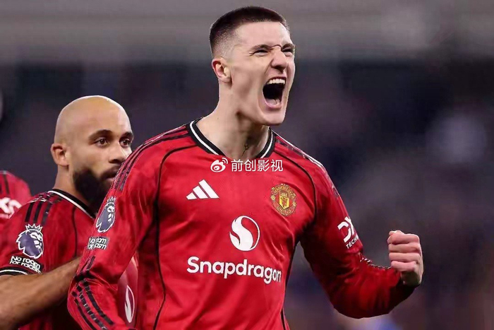 开云-卡里克妙手回春！曼联妖星替补三连杀，红魔DNA正在苏醒|斯洛文尼亚足球队|托马斯-卡里克|索尔斯克亚|谢什科|埃弗顿_新浪体育_新浪新闻