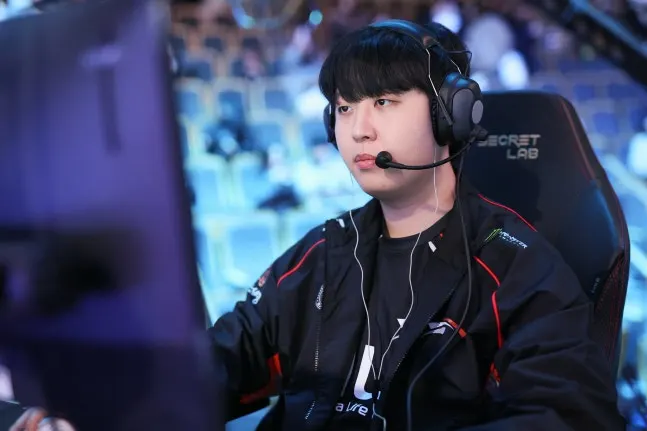 HLE：由于Kanavi近期身份转为体育要员，个人直播活动取消